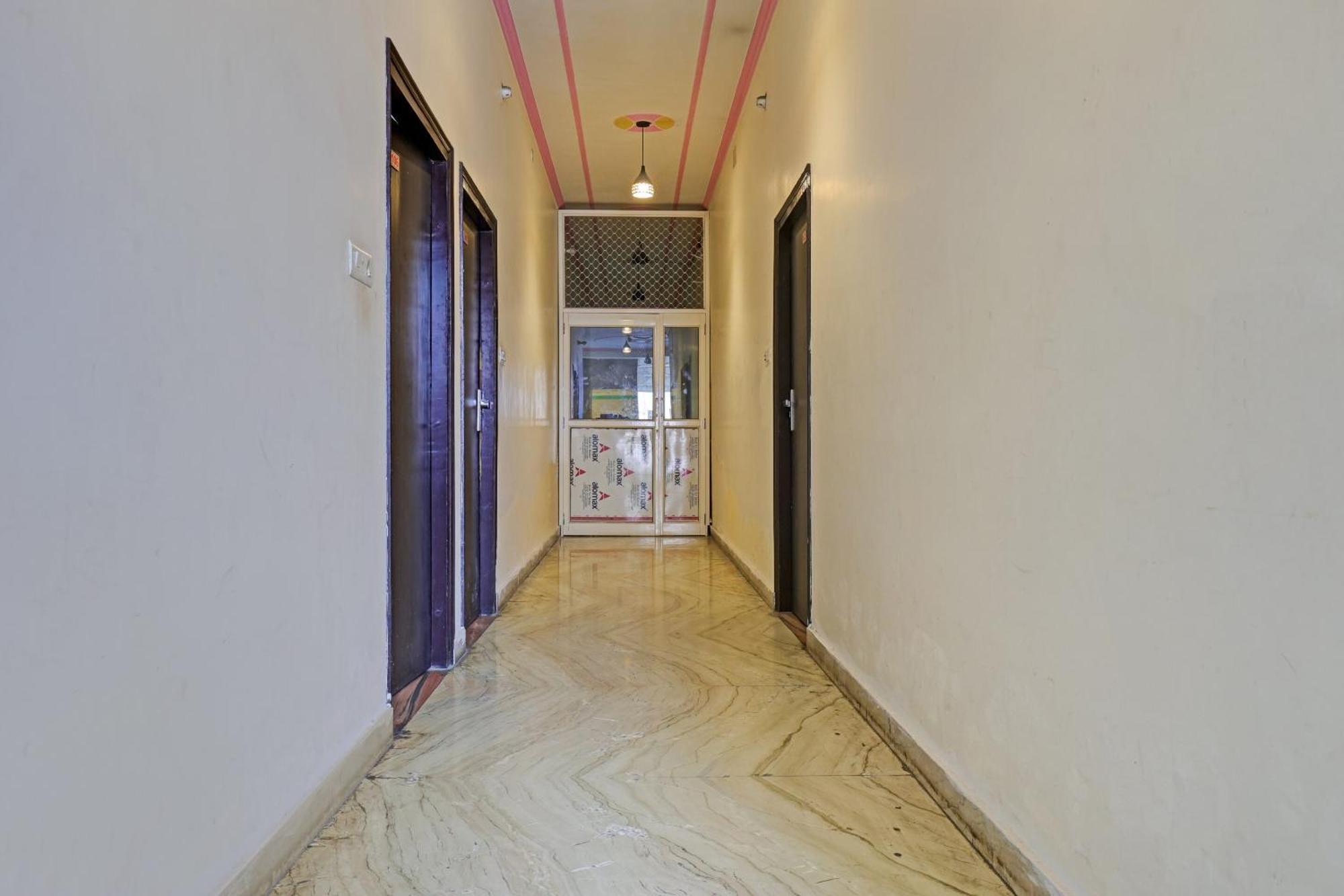 Spot On 81167 Hotel Asdr Rudrapur Zewnętrze zdjęcie